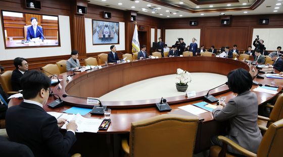 경제관계장관회의 주재하는 구윤철 부총리