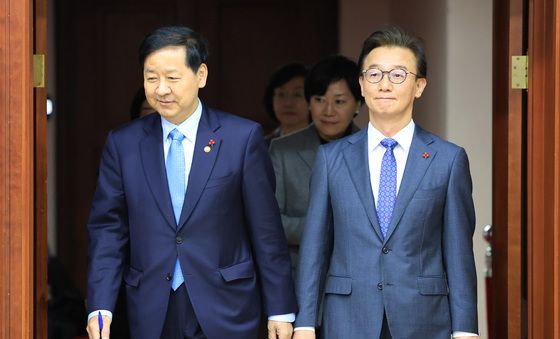 경제관계장관회의 참석하는 구윤철 부총리