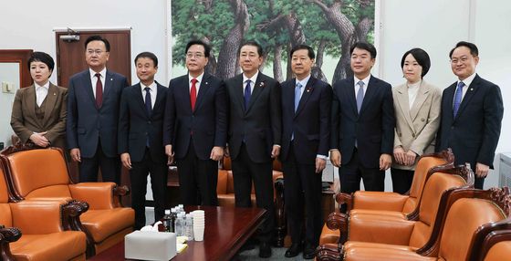 기념 촬영하는 여야 원내지도부