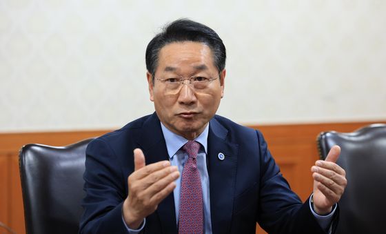 발언하는 유정복 인천시장