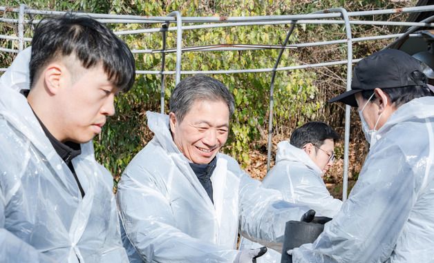 인천공항공사, 지역 소외계층 위한 연탄 나눔 봉사 실시