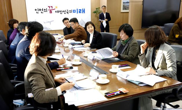 발언하는 이스란 보건복지부 1차관