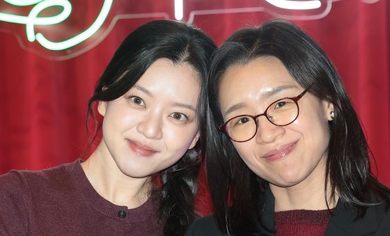 고아성·윤가은 감독, 씨네큐브 25주년 축하하러 왔어요