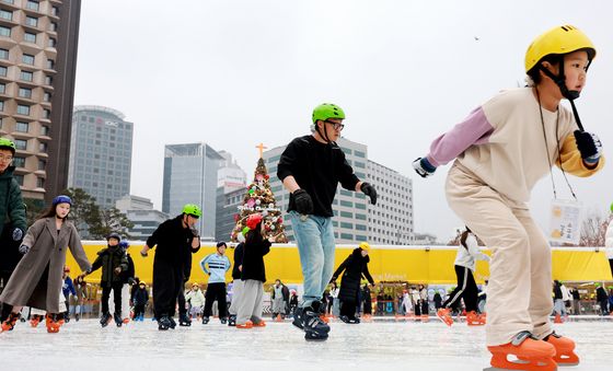 '씽씽' 바람을 가르며 스케이팅
