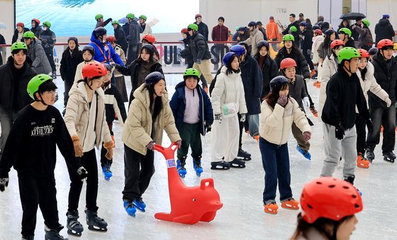 온화한 날씨에 즐기는 스케이팅