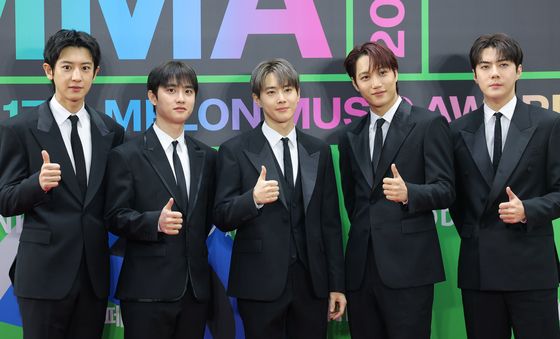 엑소, 8년 만에 멜론어워드 나들이