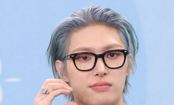 민기, 근사한 안경 오빠