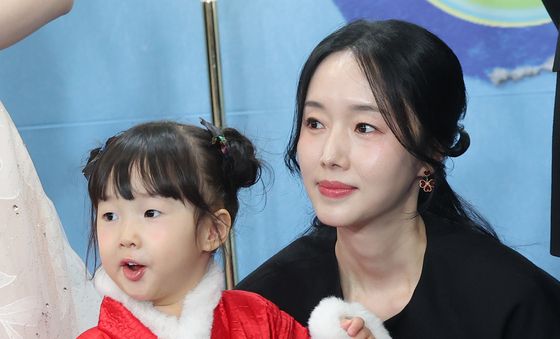 이정현, 예쁜 딸과 함께 시상식 나들이