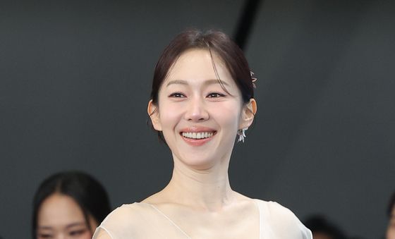 엄지인 아나, 고운 미소