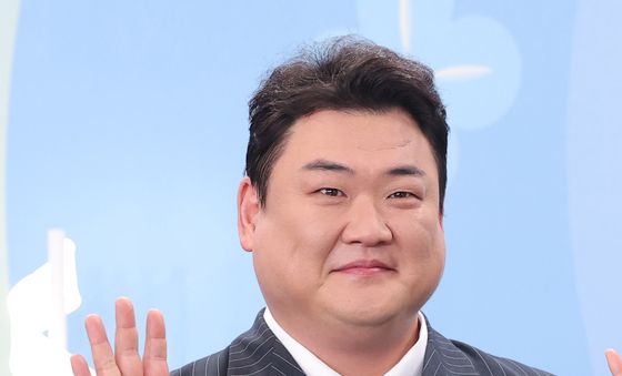 김준현, 훈훈한 손 인사