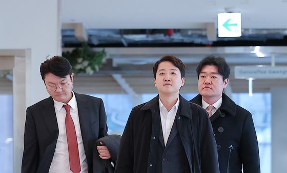 피의자 신분으로 특검 출석하는 이준석