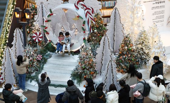 크리스마스 포토스팟 된 별마당도서관