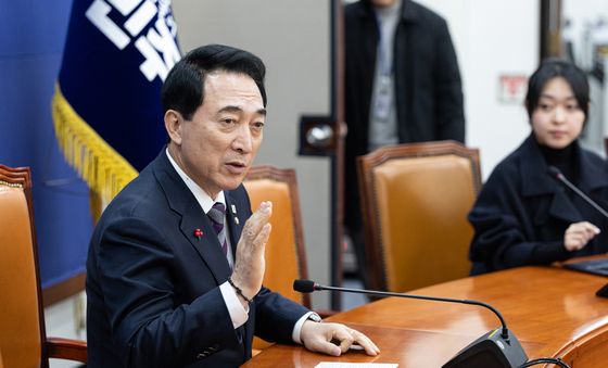 박수현 대변인 "사법부 25년 만에 국회 제치고 국민 신뢰도 꼴찌"