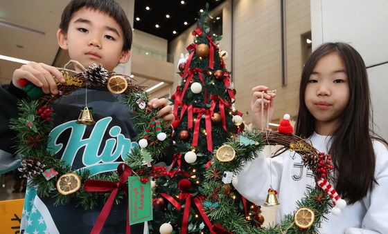 크리스마스 장식 예쁘죠?