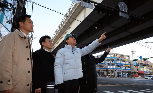 '강북횡단 지하고속도로 사업' 현장 둘러보는 오세훈 서울시장