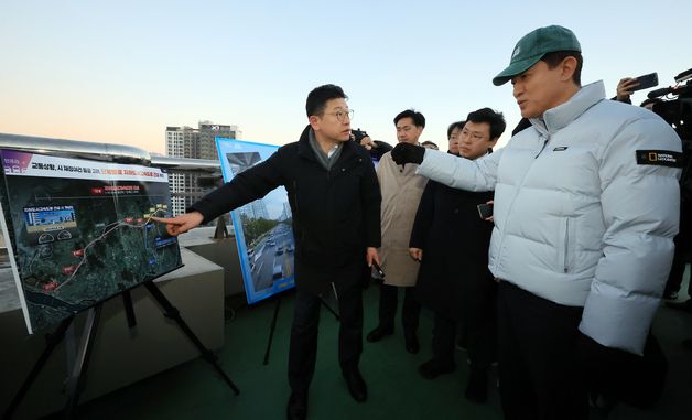 '강북횡단 지하고속도로 사업' 현장 둘러보는 오세훈 서울시장