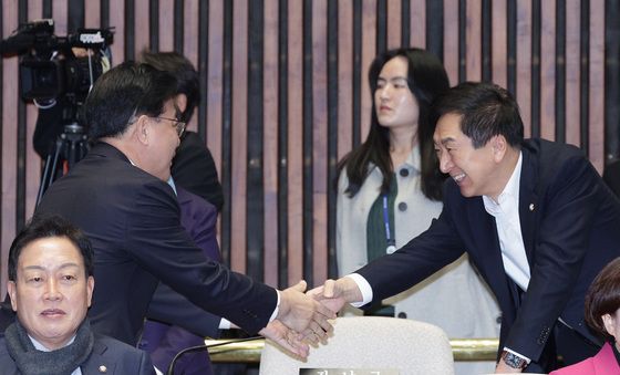 인사하는 송언석·김기현