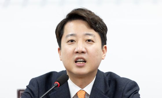 모두발언하는 이준석 대표