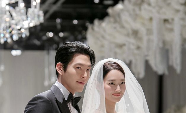 배우 신민아·김우빈 결혼식 사진 공개