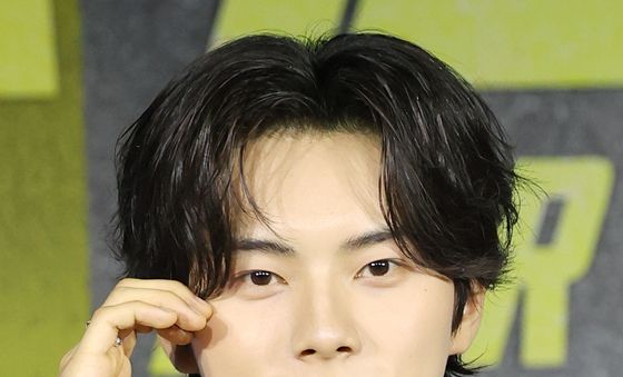 이채민, 사랑스러운 볼 하트