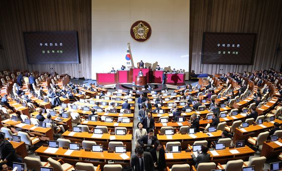 장동혁 대표 무제한 토론 돌입, 이석하는 민주당