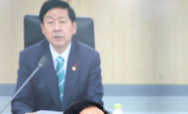 공급망안정화위원회 회의 발언하는 구윤철 부총리