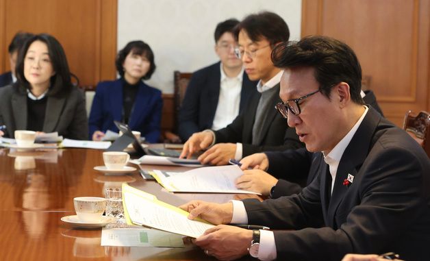 국책연구기관 전문가 간담회 주재하는 김민석 국무총리