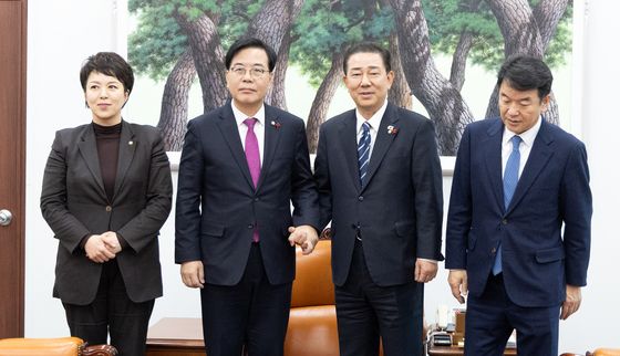 기념촬영하는 여야 원내대표