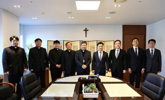 정순택 대주교, 박정보 서울경찰청장 접견