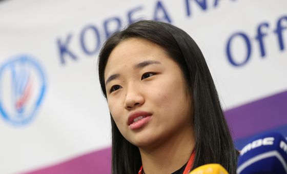 우승 소감 밝히는 안세영