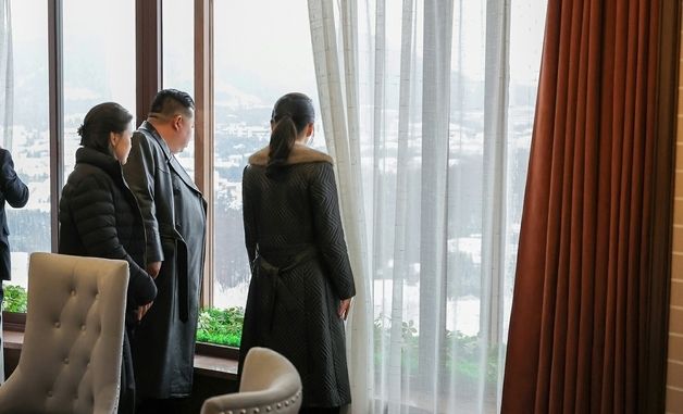 北 김정은, 삼지연 호텔 준공식 참석…"국가 발전잠재력 보여주는 실체들"