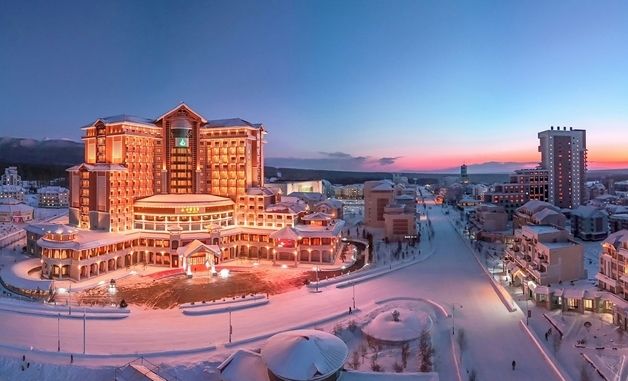 北 "삼지연시에 호텔 새로 준공"…설경 속 빛나는 호텔