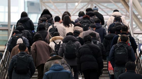 철도노조, 총파업 유보…모든 열차 정상 운행