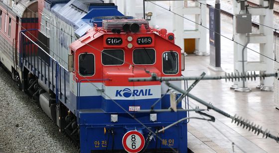 철도노조 총파업 유보…모든 열차 정상 운행