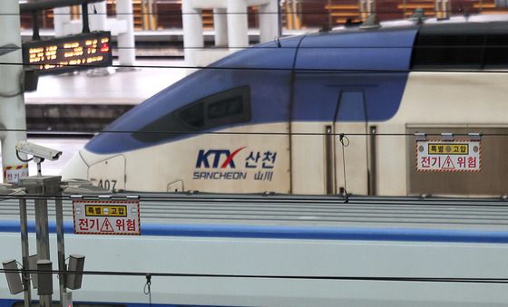 철도노조 총파업 유보…모든 열차 정상 운행