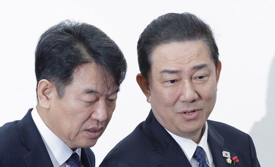 머리 맞댄 김병기·문진석