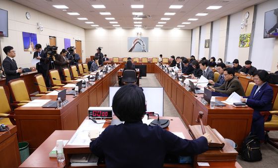 국민의힘 불참 속 통과되는 쿠팡 연석 청문회