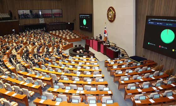 '내란전담재판부 설치법' 與 주도 의결