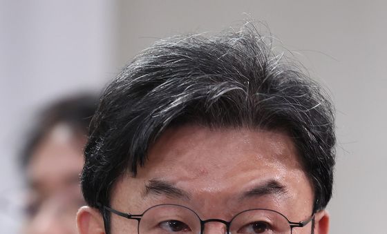 발언하는 이억원 금융위원장