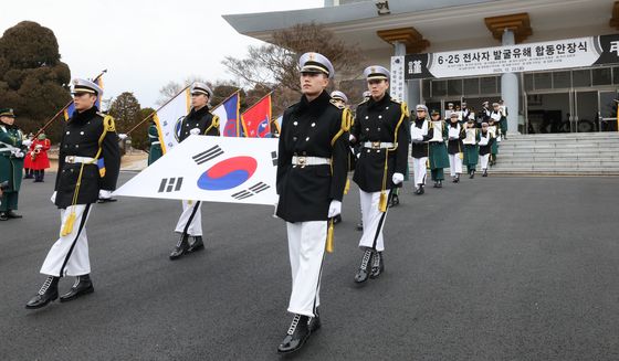 전쟁 영웅 영현 봉송