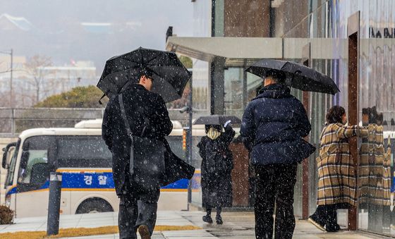 진눈깨비 내리는 서울