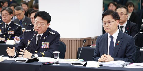 답변하는 장인식 해양경찰청장 직무대행