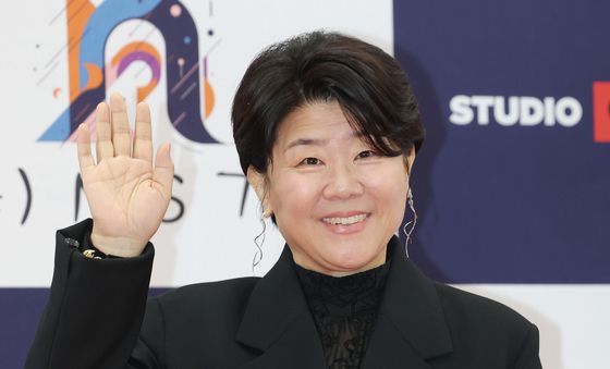 이정은, 춘사국제영화제 참석한 국민배우