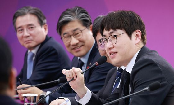 발언하는 하정우 AI미래기획수석