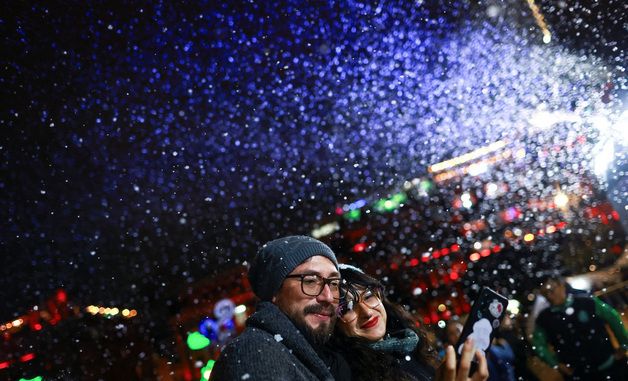 [포토] 멕시코시티에 내린 비눗방울 눈