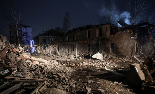 [포토] 러 공습에 폐허 된 우크라 시베르스크