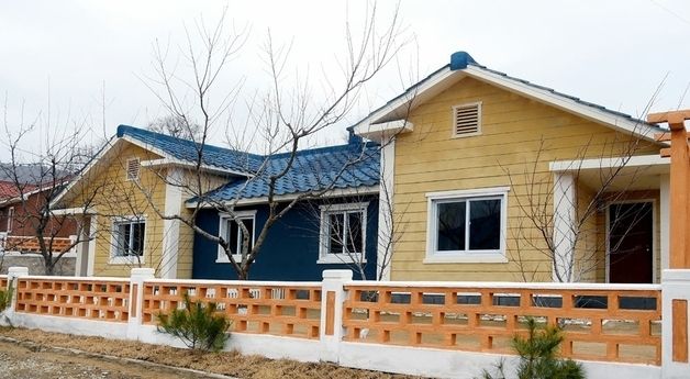 北 평안북도 구장군에도 새 살림집들 일떠서…"문명한 생활환경"