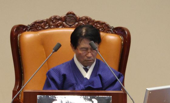 필리버스터 이어가는 노종면 의원