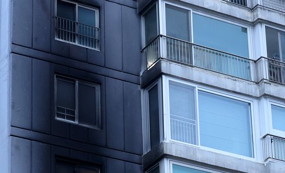 서울 송파구 아파트 화재 발생... 2명 심정지 이송