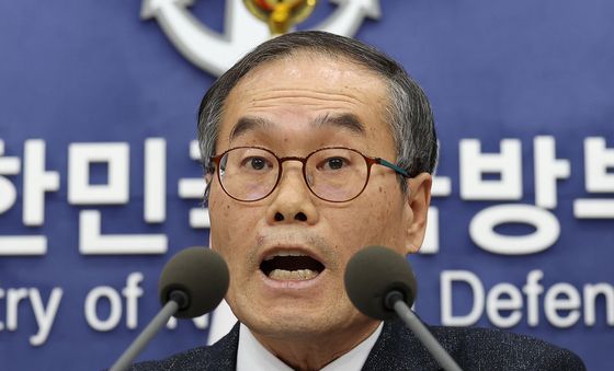KDDX 브리핑하는 이용철 방위사업청장